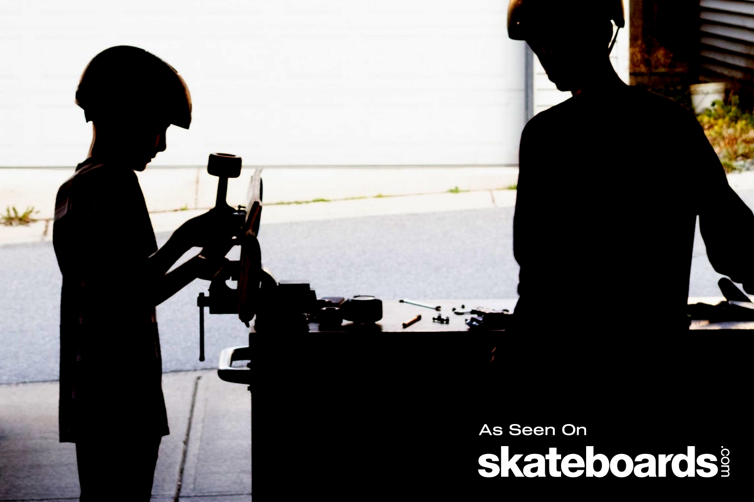 Choosing the Right Skateboard Tools: A Guide for Home Maintenance